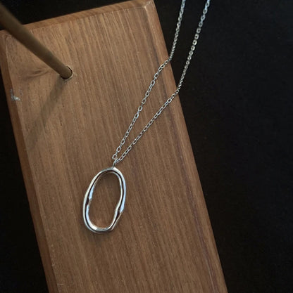 Oval Circle Pendant Necklace