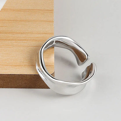 Wavy Flow Ring