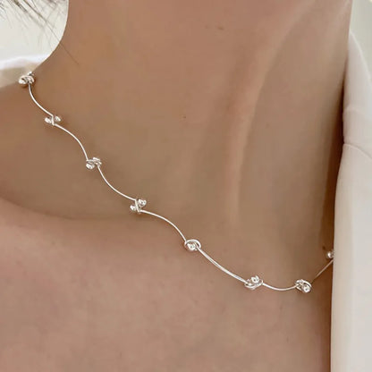 Wavy Knot Chain Necklace